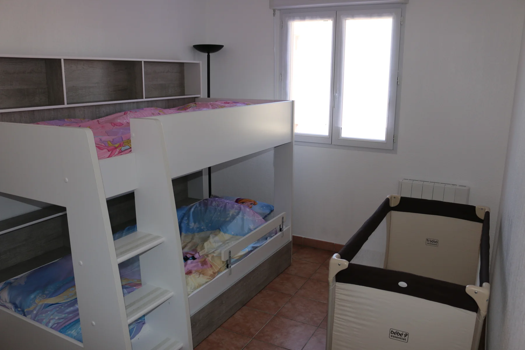 Chambre avec lits superposés